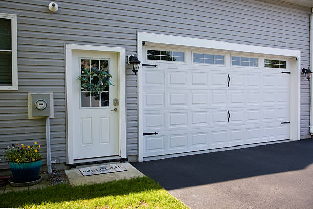 24/7 Emergency Garage Door Panel Replacement experts in Thermalito, CA